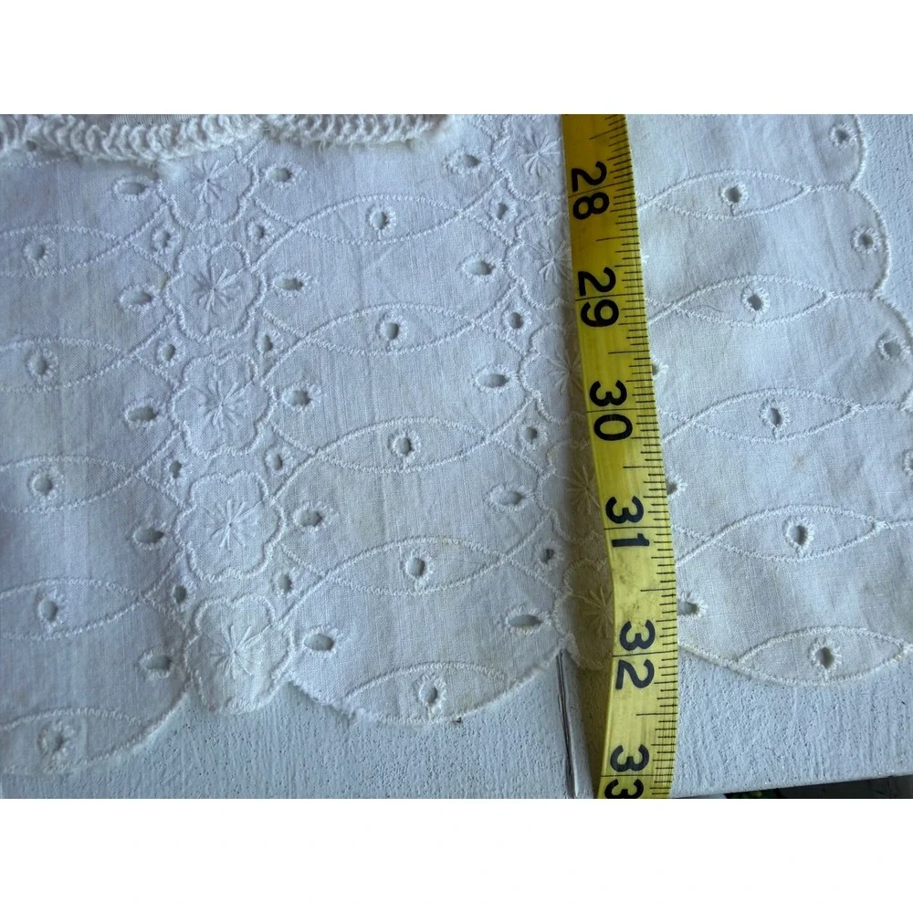 Vintage Off White Embroidered Eyelet Table Runner Set Floral Scalloped Edge 2pc